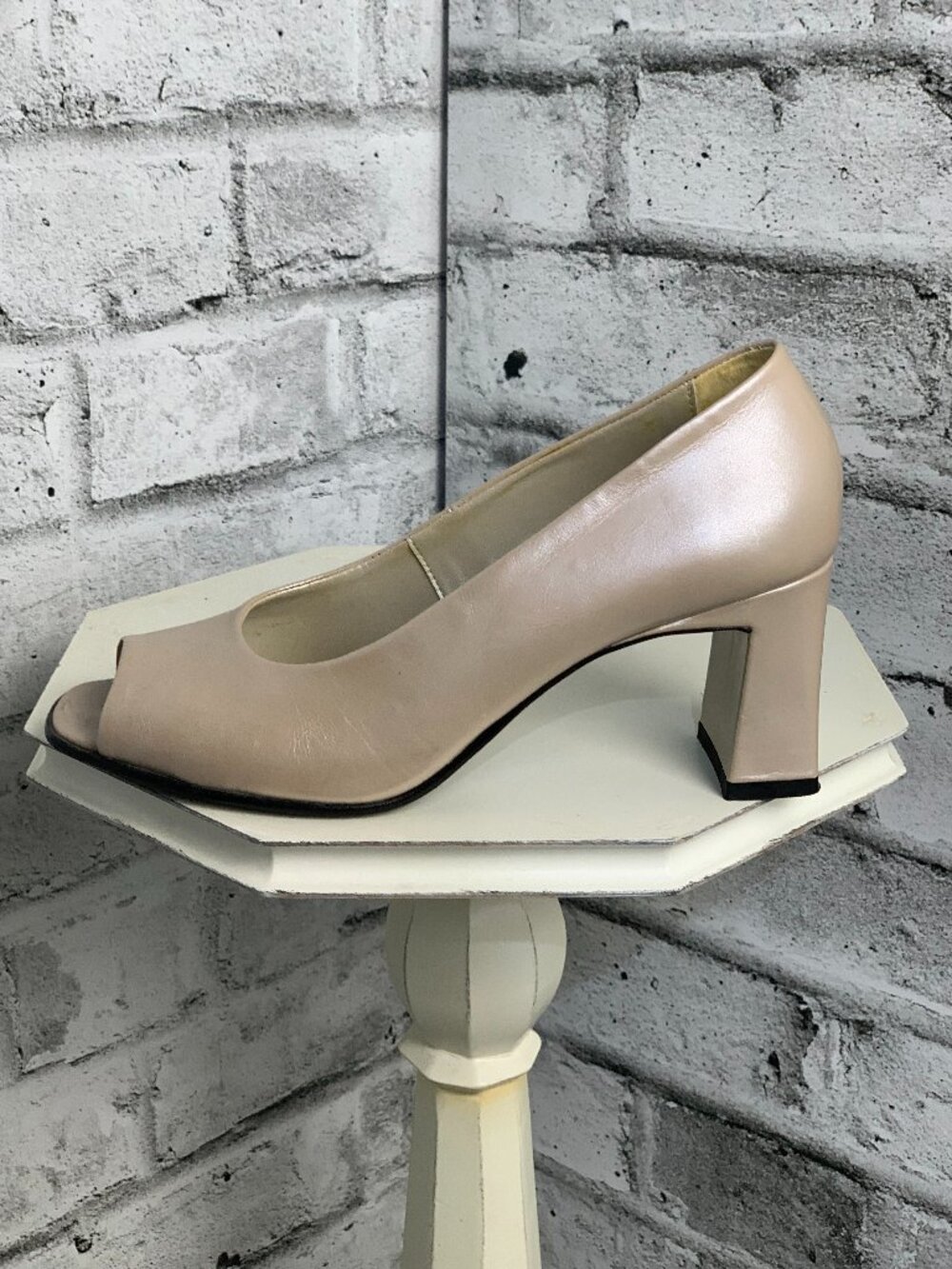 Vintage 90s Square Toe Open Peep Toe Pump 38 7.5 Ivory Leather Block Heel Shoes